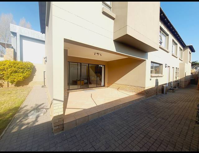 4 BEDROOM FREEHOLD FOR SALE IN CARLSWALD NORTH ESTATE